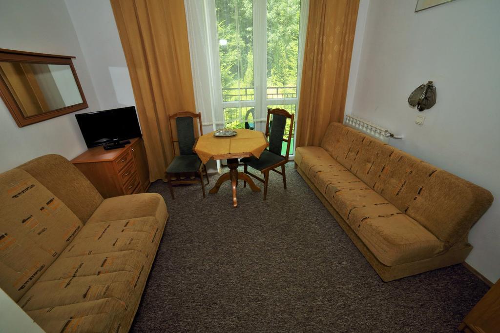 Domy Wczasowe Tryumfy Bed & Breakfast Krynica Zdroj Ruang foto