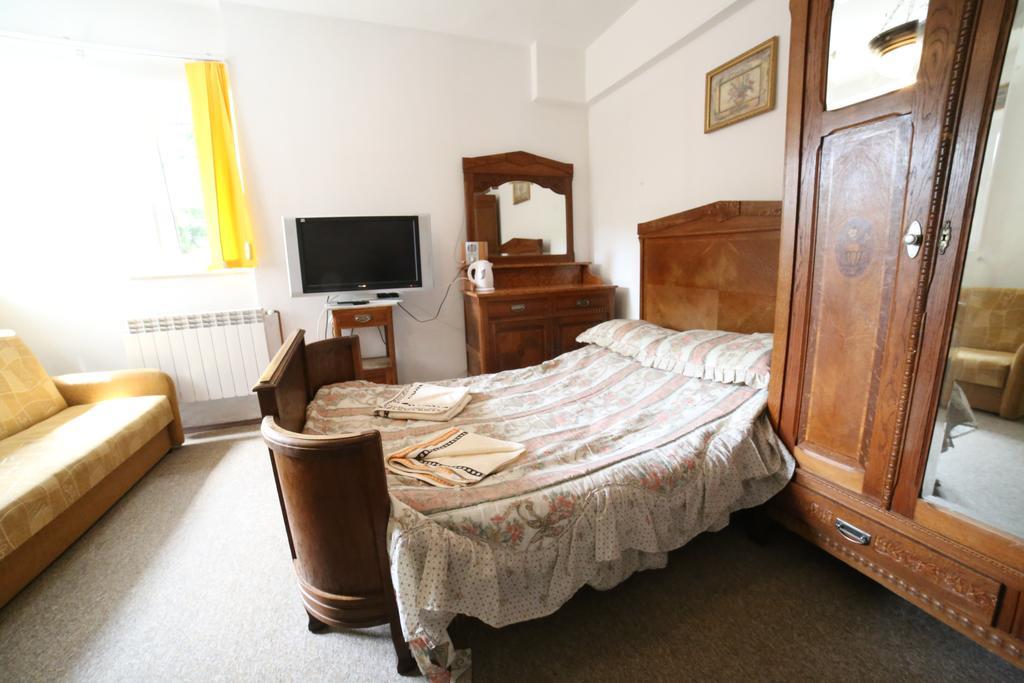 Domy Wczasowe Tryumfy Bed & Breakfast Krynica Zdroj Ruang foto